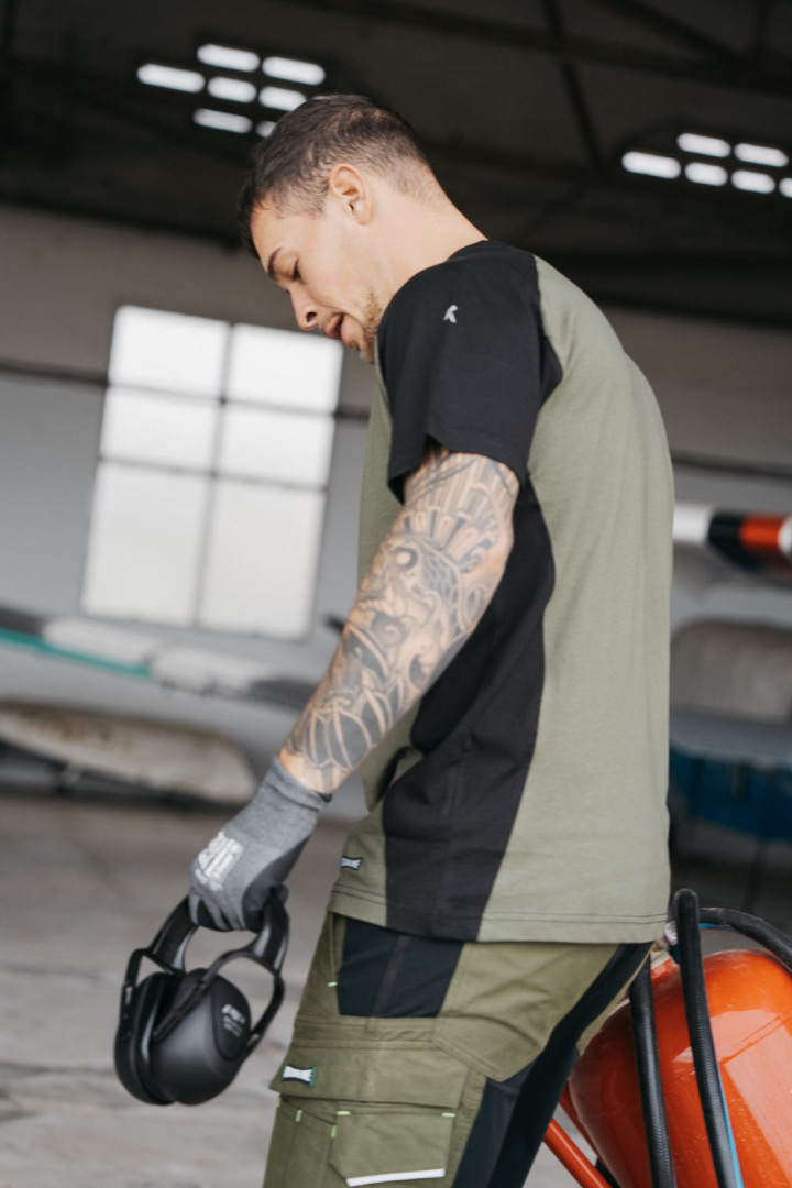 Green_PV26_ISSALINE_1_T-shirt_green